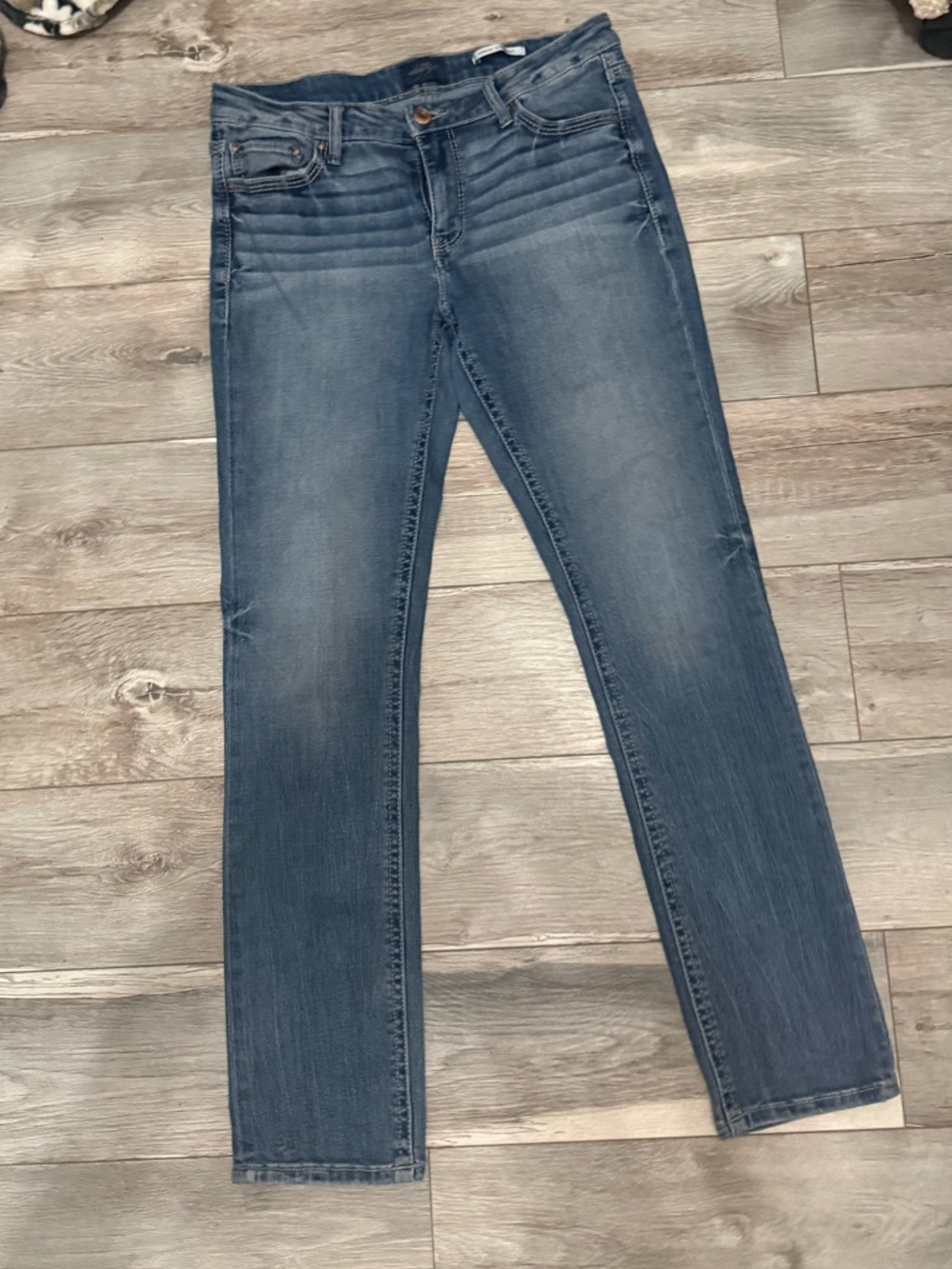 Virgo straight cut Jeans in Mid Blue Wash